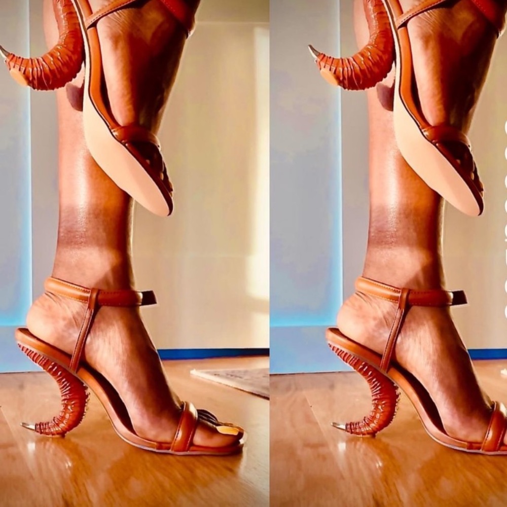 Cognac Comma Heels